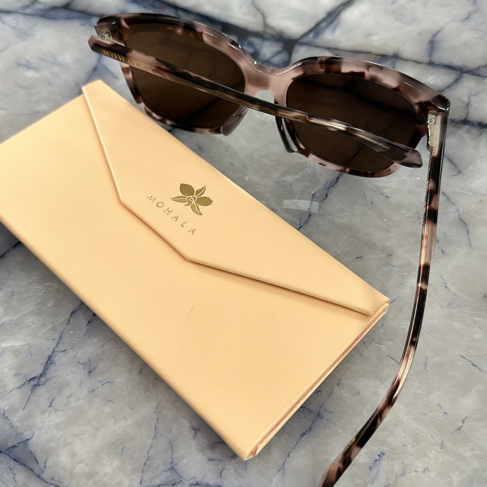 Mohala Keana sunglasses with case (Hawaiian brand) - Picture 7 of 7